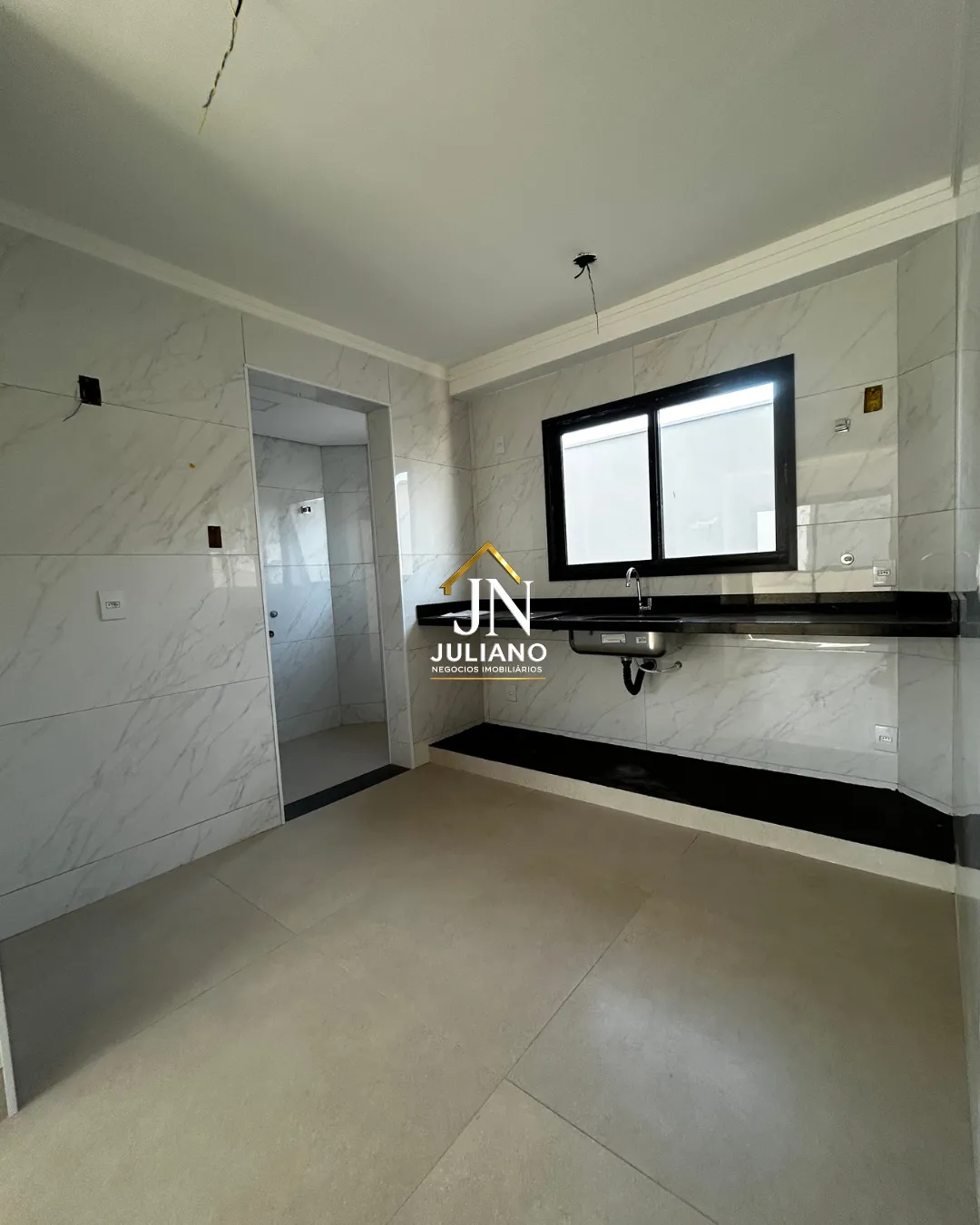 Apartamento 3 dormitórios, 2 sacadas, pilotis — foto 1 de 10