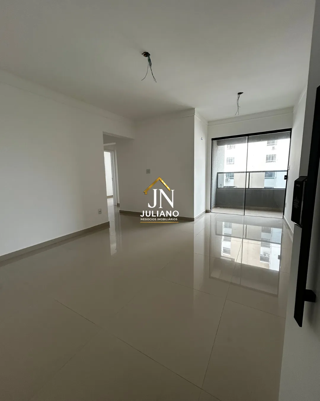 Apartamento com 3 dormitórios e churrasqueira a carvão — foto 1 de 9